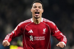 Liverpool khó nhọc đánh bại đối thủ chỉ còn 9 người