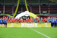 Món quà đặc biệt HLV Park Hang Seo tặng “hậu bối” Kim Sang Sik