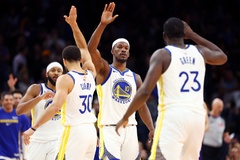 Warriors xóa tan nghi ngờ về mâu thuẫn nội bộ, thắng thuyết phục Mavericks trong ngày Giáng sinh