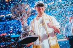 T1 gia hạn hợp đồng 2 năm với người đi rừng Oner