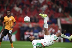 Tiền đạo của Ma rốc tạo nên điều không tưởng với cú đá cắt kéo nhào lộn tuyệt vời