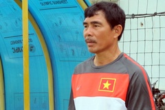 Xâm phạm thân thể trọng tài ở giải U19 Quốc gia, HLV Đinh Văn Dũng bị phạt cực nặng