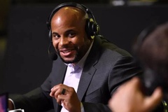 Cựu vương Daniel Cormier: Paramount giúp võ sĩ UFC kiếm nhiều tiền hơn