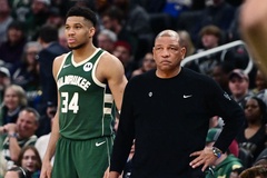 HLV Doc Rivers chạm cột mốc mới: Thầy của Giannis Antetokounmpo áp sát top 5 HLV vĩ đại nhất NBA