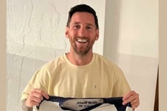 Bức ảnh Messi mặc áo đấu của một câu lạc bộ hạng dưới gây xôn xao dư luận