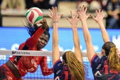 Eurotek Laica UYBA suýt tạo nên kỳ tích, Chieri giành vé vào chung kết Coppa Italia