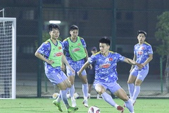 HLV Kim Sang Sik chưa vội gạch tên Thanh Nhàn vì chấn thương