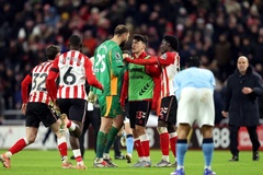 Donnarumma suýt xô xát sau trận hoà của Man City