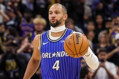 Phong cách lạ đời của Jalen Suggs bị "tuýt còi": NBA cấm đeo băng đô quanh cổ