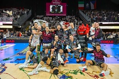 Perugia giành chiến thắng quan trọng, duy trì cuộc đua căng thẳng ở SuperLega
