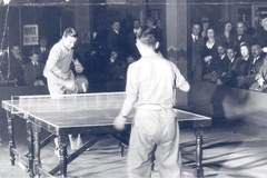 Câu chuyền về nhà vô địch bóng bàn thế giới đầu tiên của nước Anh khi mới 19 tuổi