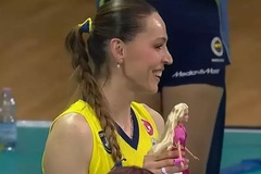 Eda Erdem khởi xướng phản đối vì Arina – tranh cãi lan rộng tại bóng chuyền Thổ Nhĩ Kỳ