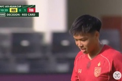 Cầu thủ U23 Thái Lan sớm nhận thẻ đỏ sau pha vào bóng thô bạo