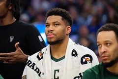 Giannis Antetokounmpo cam kết "1 triệu phần trăm" với Milwaukee Bucks, dập tắt tin đồn ra đi