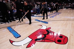 Sự cố sân bãi hy hữu tại NBA: Băng tan dưới sàn gỗ khiến hai CLB và 13.000 CĐV ngậm ngùi ra về