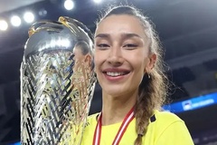 Hande Baladın chấn thương trong trận Fenerbahçe – THY tại Sultanlar Ligi