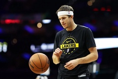 HLV Lakers JJ Redick tiết lộ sự thật về Austin Reaves: "Một kẻ nghiện bóng rổ" dù đang chấn thương