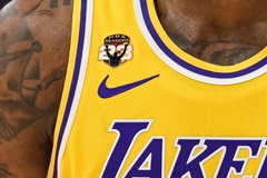 Chi tiết về patch áo kỷ lục NBA đặc biệt của LeBron James: Sẽ được biến thành thẻ bài Topps siêu hiếm