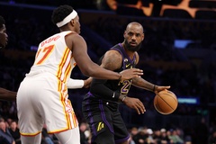 LeBron James tuổi 41: Ra sân back-to-back, suýt lập triple-double lịch sử giúp Lakers đè bẹp Hawks