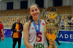 Sude Hacımustafaoğlu chính thức gia nhập Fenerbahçe: Bước tiến lớn cho “Đại bàng vàng”