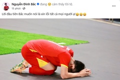 Quặn lòng hình ảnh Đình Bắc xin lỗi sau trận thua U23 Trung Quốc