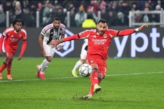 Tiền đạo của Benfica đá hỏng một trong những quả phạt đền tệ nhất lịch sử Champions League