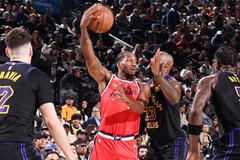 Kawhi Leonard trở lại ấn tượng, Clippers đánh bại Lakers trong trận derby Los Angeles