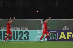 Khoảnh khắc hiếm có: Người hâm mộ Indonesia đoàn kết cổ vũ U23 Việt Nam lật đổ Hàn Quốc