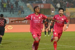 Đình Bắc hụt bàn thắng, CAHN chặn mạch 35 trận bất bại của Ninh Bình để chiếm ngôi đầu