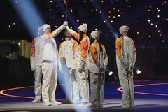 Các nhà vô địch bóng chuyền Ý rước ngọn lửa Olympic mùa Đông 2026