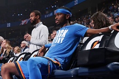 Cất cả đội hình chính ở nhà, nhà đương kim vô địch NBA đối diện án phạt tiền tỷ