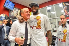 Góc nhìn kinh tế từ cú dứt áo ra đi của LeBron James: Lẽ ra đã có một thập kỷ hái ra tiền tại Miami Heat