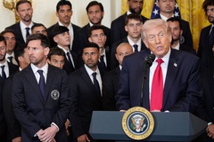Những dấu hiệu cho thấy sự khó chịu của Messi trong cuộc gặp với Trump