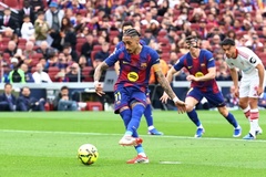 Raphinha lập lại thành tích của Messi cho Barcelona sau 7 năm bằng cú hat-trick