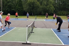 Pickleball đơn và đôi: Cùng luật, khác bản chất thi đấu