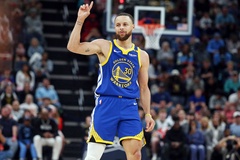 Stephen Curry chạy đua với thời gian để giải cứu Golden State Warriors