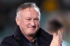 HLV Bắc Ireland thách thức Italia: "Bây giờ họ không còn Totti và Del Piero nữa"