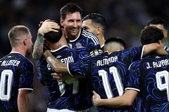 Messi tiếp tục gây sức ép với Cristiano Ronaldo trong cuộc đua ghi 1000 bàn thắng