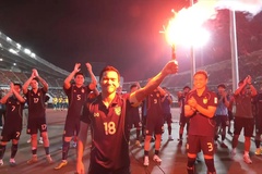 Chanathip đốt pháo ăn mừng, đồng đội “góp quỹ” nộp phạt gây bão mạng