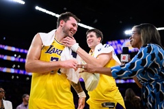 "Đội bóng bị nguyền rủa": CĐV Lakers tuyệt vọng khi mất cả Doncic lẫn Reaves chỉ trong 2 ngày