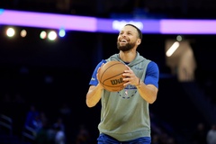 HLV Steve Kerr trước ngày tái xuất của trò cưng: "Stephen Curry là gương mặt vĩ đại nhất lịch sử NBA"