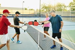 Thoát vị đĩa đệm có nên chơi pickleball? Góc nhìn từ chuyên gia cơ xương khớp