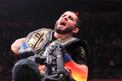 Nhà vô địch UFC Islam Makhachev bị cướp ở Ý, khẩn khoản xin chuộc lại kỷ vật vô giá của ngôi sao PSG