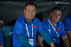 HLV Hoàng Văn Phúc nhận “ghế nóng” tuyển nữ Việt Nam