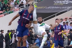 Pha vào bóng kinh hoàng khiến tứ kết Cúp C1 châu Á rơi vào hỗn loạn