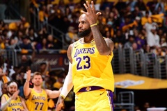 Không có Doncic và Reaves, LeBron James hóa "cỗ máy kiến tạo" xô đổ kỷ lục NBA Playoffs