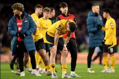 Wolves trở thành đội bóng Ngoại hạng Anh đầu tiên xuống hạng mùa này dù không ra sân