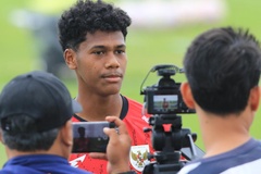 Cầu thủ trẻ Indonesia xin lỗi sau cú đá “kung fu”, thừa nhận hành động ngu ngốc