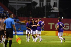 Hà Nội thắng nghẹt thở Ninh Bình, áp sát Top 3 V.League