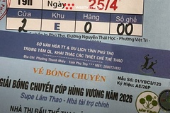 “Đặc sản” vé không số ghế tại Cúp Hùng Vương: chen chân vì tình yêu bóng chuyền